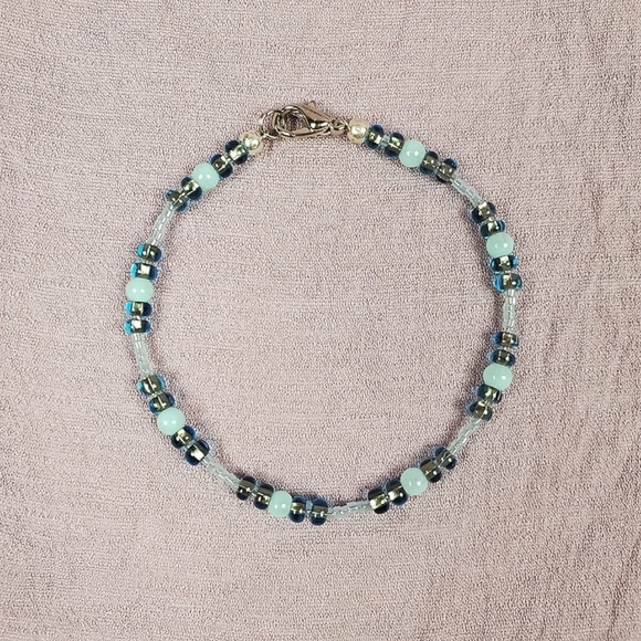 🦋 Aqua and Blue Seed Beaded Bracelet 🦋1/$14~2/$24~3/$30🦋 - Picture 3 of 3